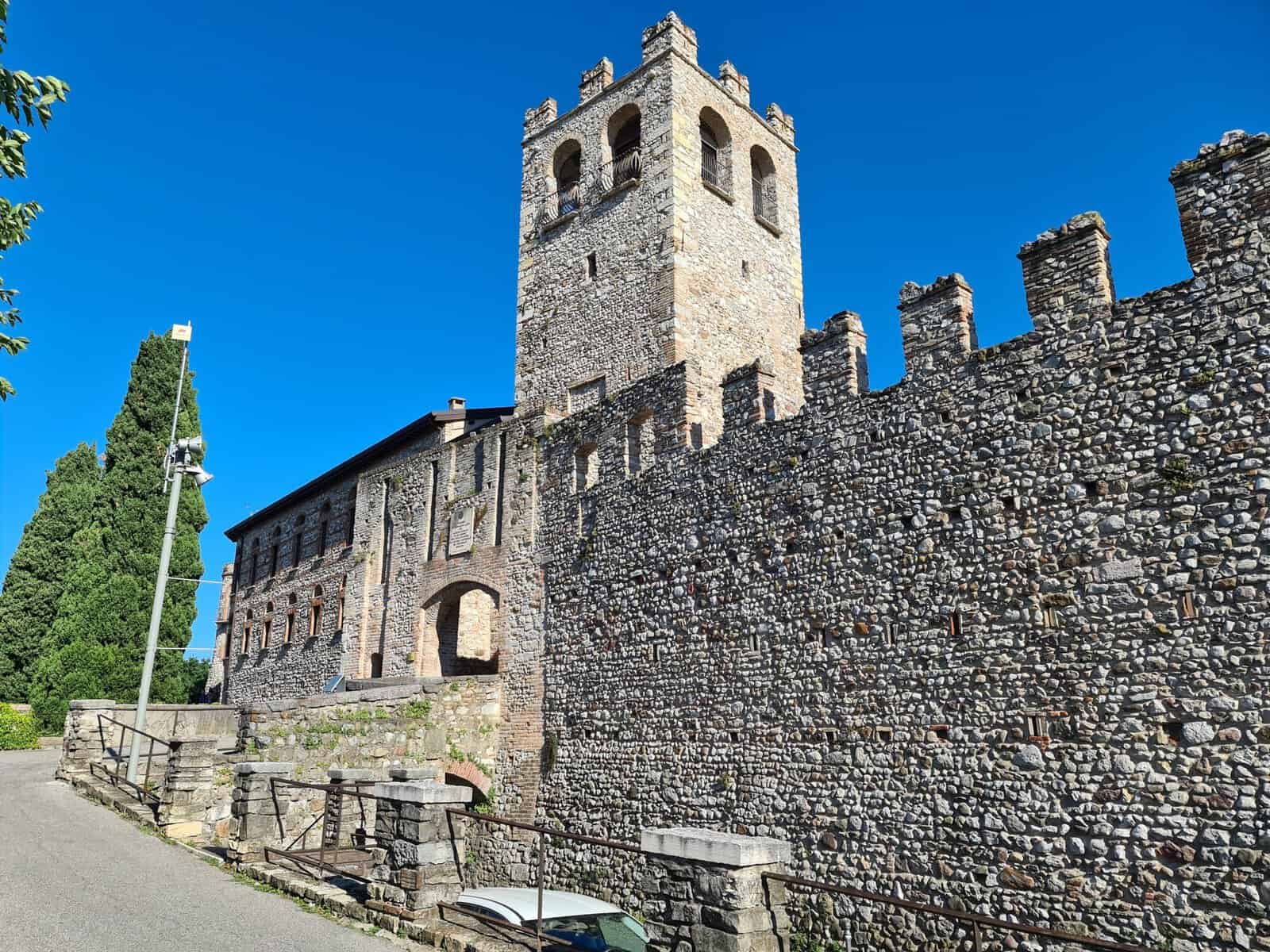 Top 8 Desenzano del Garda Cosa Vedere? 3 Castello di Desenzano sul Garda cosa vedere tripilare | Desenzano del Garda Cosa Vedere