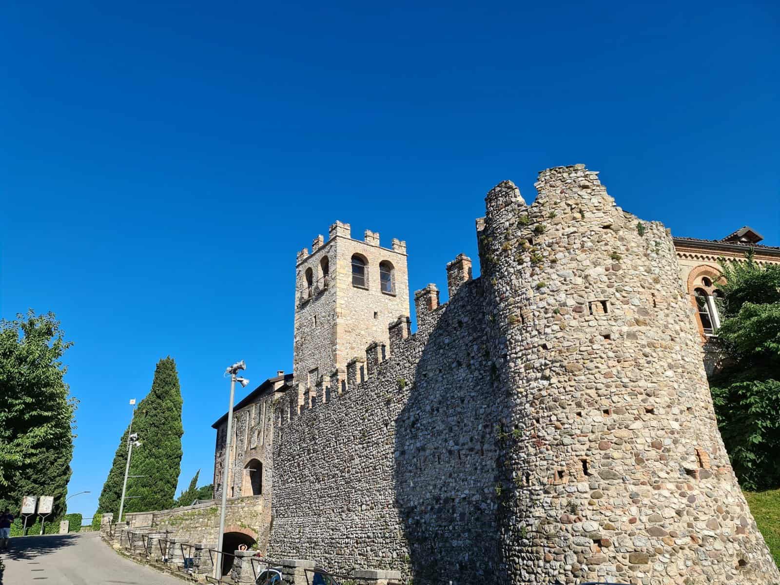 Top 8 Desenzano del Garda Cosa Vedere? 4 Castello di Desenzano sul Garda cosa vedere tripilare | Desenzano del Garda Cosa Vedere