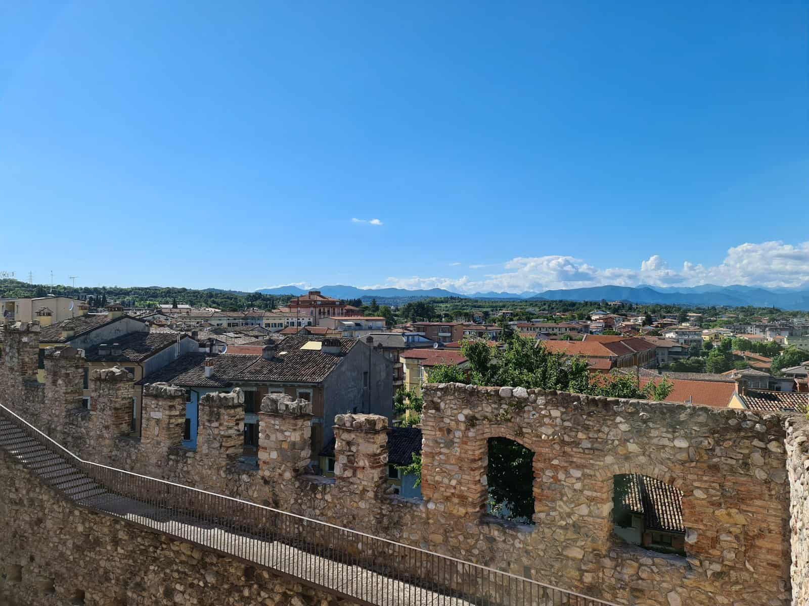 Top 8 Desenzano del Garda Cosa Vedere? 5 Castello di Desenzano sul Garda cosa vedere tripilare 51