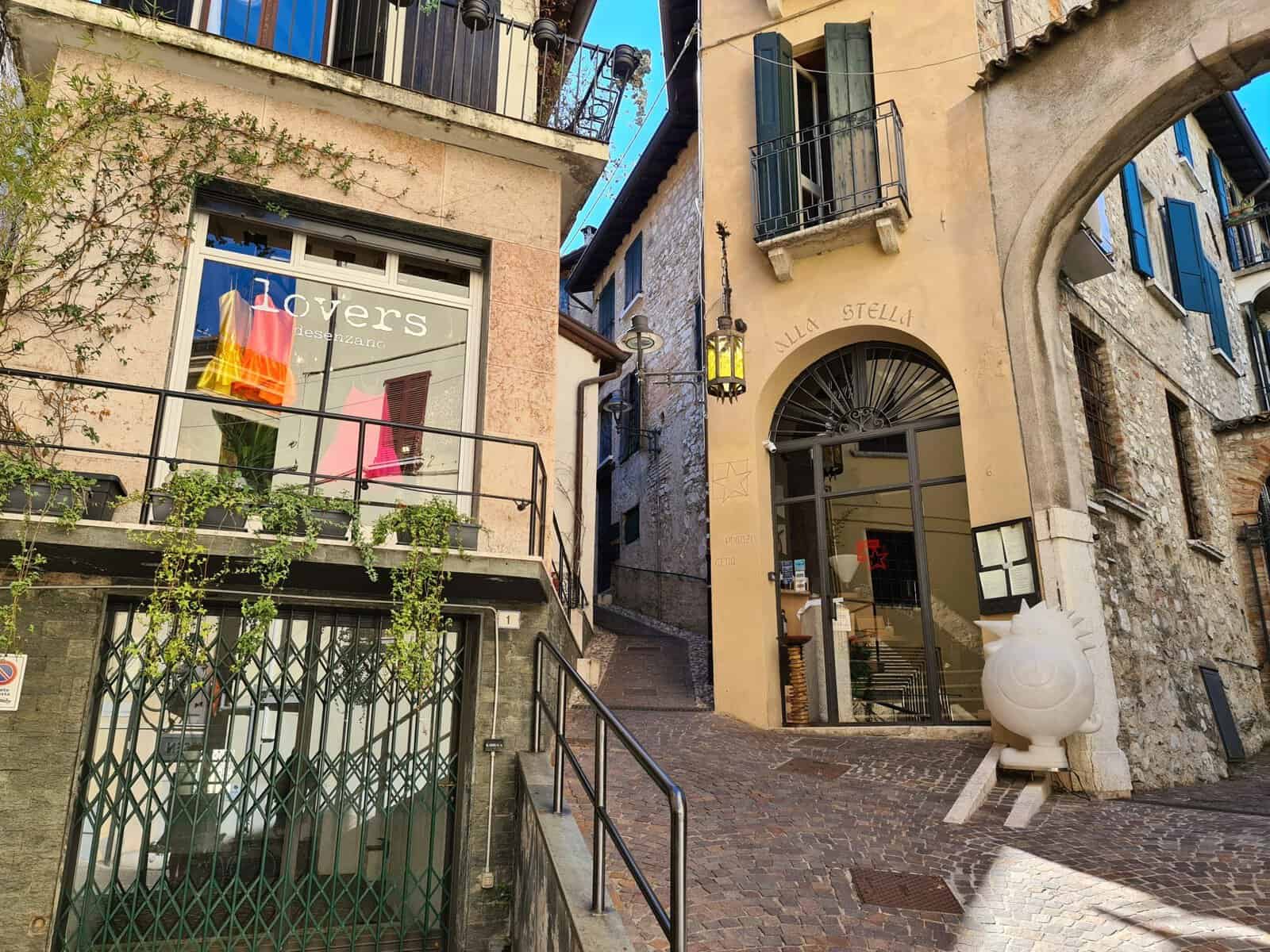Top 8 Desenzano del Garda Cosa Vedere? 22 Lago di Garda Desenzano sul Garda cosa vedere tripilare 1