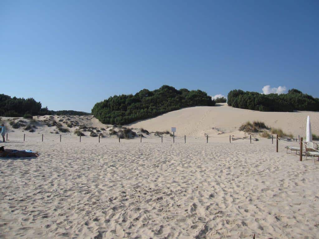 Spiagge Chia: Un Paradiso Terrestre. Scopri le Magiche Spiagge di Su Giudeu e Tuerredda 2 Spiaggia Su giudeu Chia Sardegna Foto tripilare 6