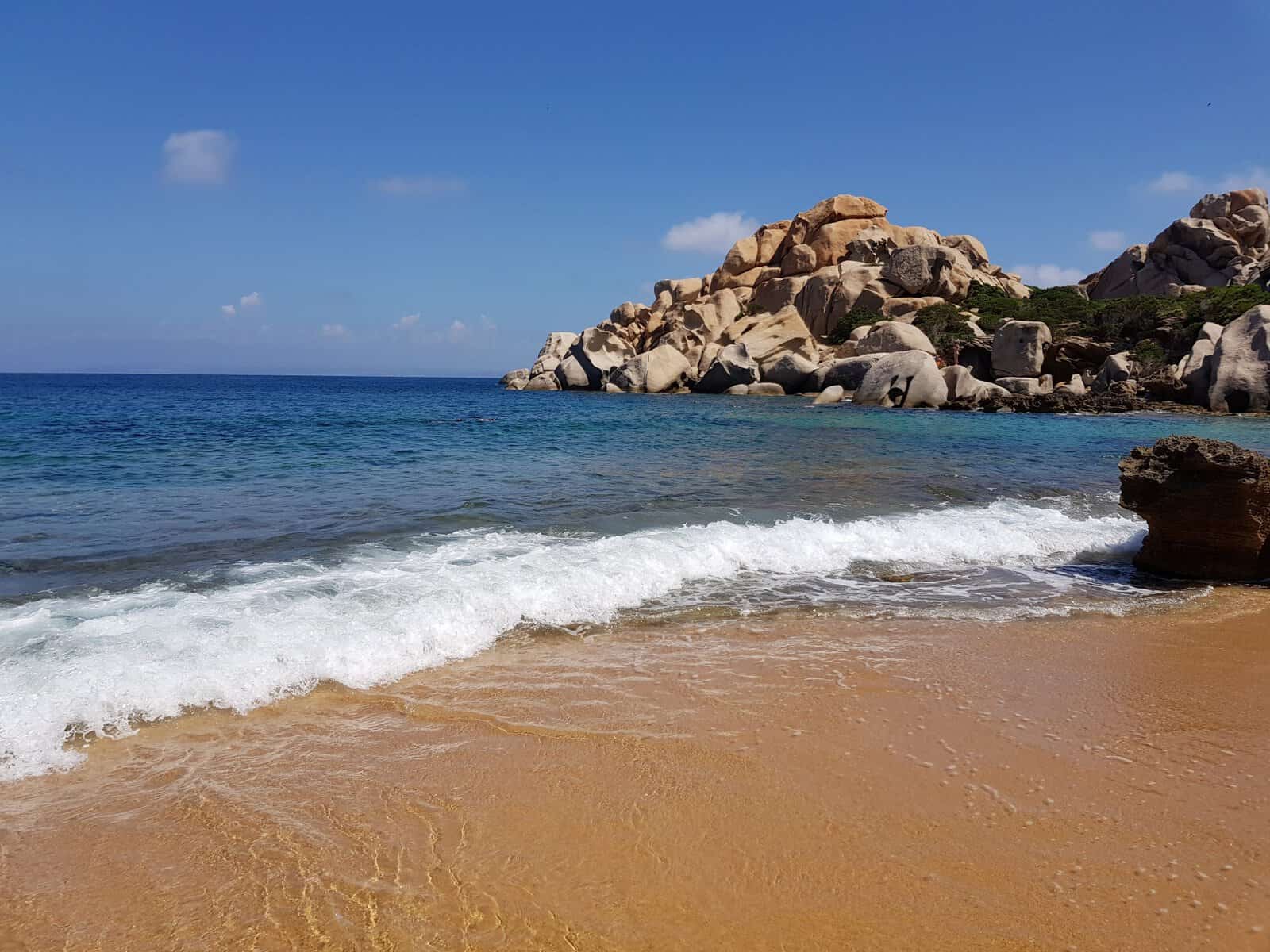 Top Spiagge Santa Teresa di Gallura + Santa Teresa di Gallura cosa vedere? 5 Capo testa Spiagge Santa Teresa di Gallura Santa Teresa di Gallura cosa vedere tripilare 2