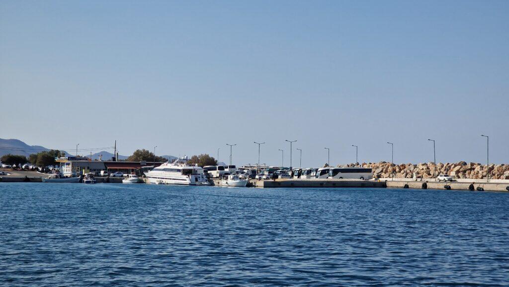 Spiaggia e Laguna di Balos a Creta: importanti cose da sapere prima di andare 6 Porto di Kissamos per tour alla spiaggia di Balos pullman e biglietteria