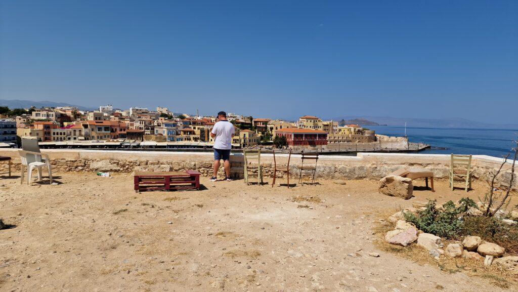 Chania Cosa Vedere: TOP 10 Attrazioni a Creta, Un Tocco di Venezia 4 balcone piazzale balcone sullAntico Porto Veneziano Chania Creta Grecia