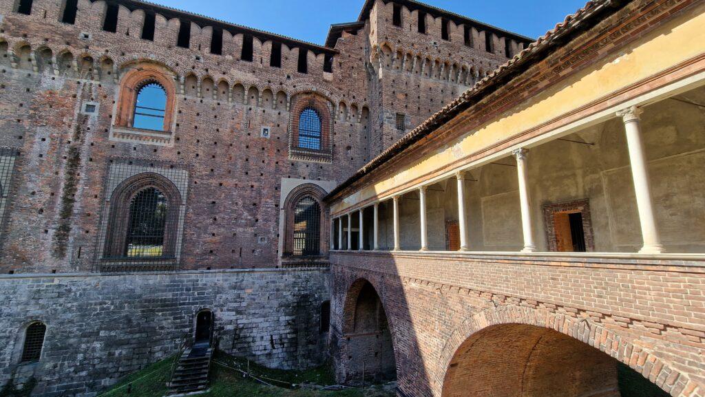 Top 10 Cosa vedere a Milano 5 Cosa vedere a Milano Castello Sforzesco 11