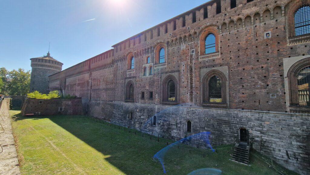 Top 10 Cosa vedere a Milano 4 Cosa vedere a Milano Castello Sforzesco 13
