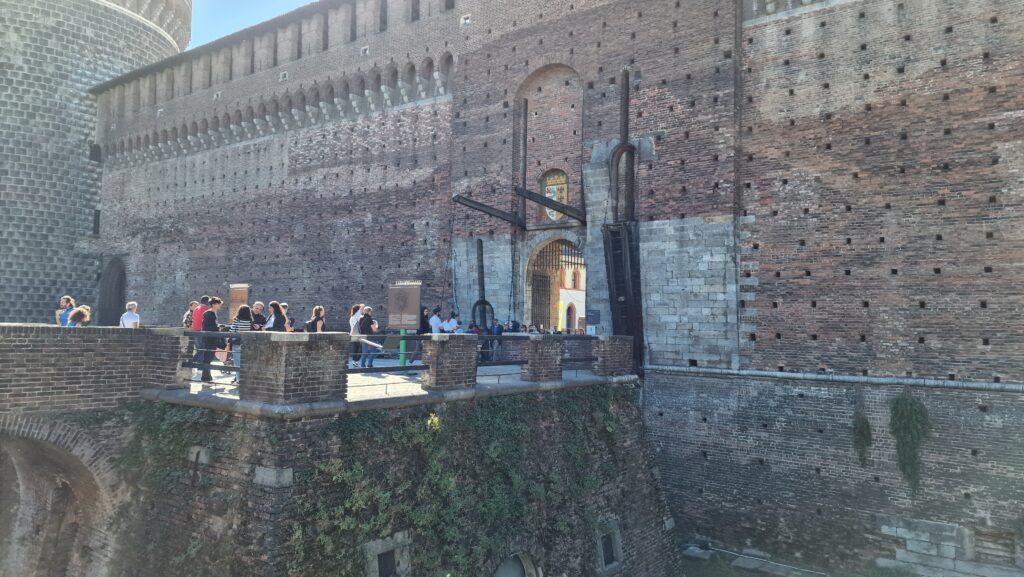 Top 10 Cosa vedere a Milano 21 Cosa vedere a Milano Castello Sforzesco 17