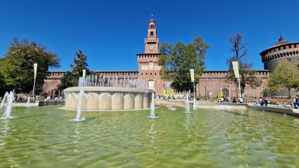 Top 10 Cosa vedere a Milano 11 Cosa vedere a Milano Castello Sforzesco 2