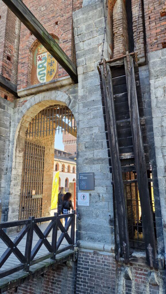 Top 10 Cosa vedere a Milano 33 Cosa vedere a Milano Castello Sforzesco 29