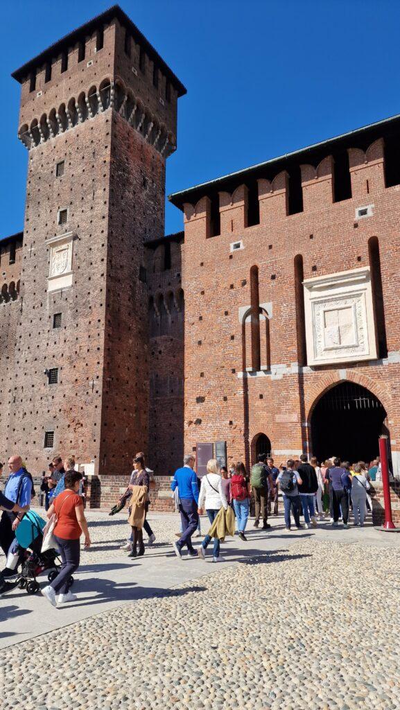 Top 10 Cosa vedere a Milano 42 Cosa vedere a Milano Castello Sforzesco 38