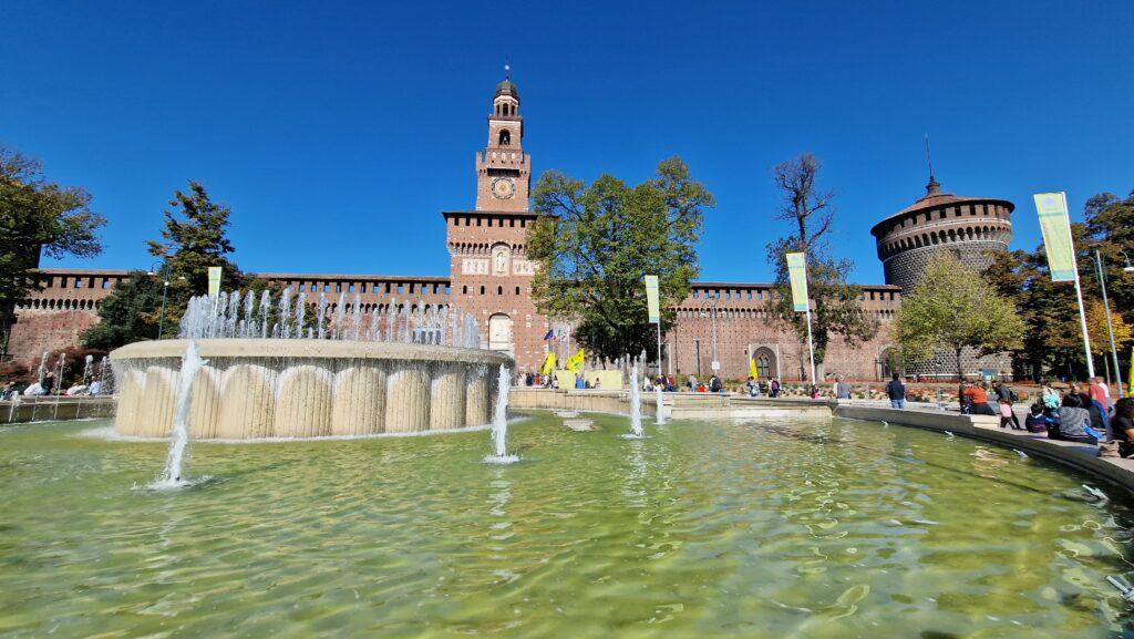 Top 10 Cosa vedere a Milano 20 Cosa vedere a Milano Castello Sforzesco 4