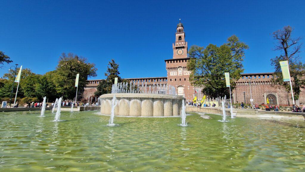 Top 10 Cosa vedere a Milano 1 Cosa vedere a Milano Castello Sforzesco 5
