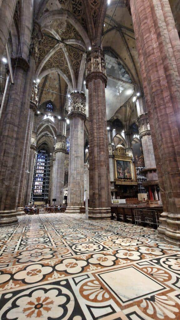 Top 10 Cosa vedere a Milano 54 Cosa vedere a Milano Il Duomo di Milano allinterno 3
