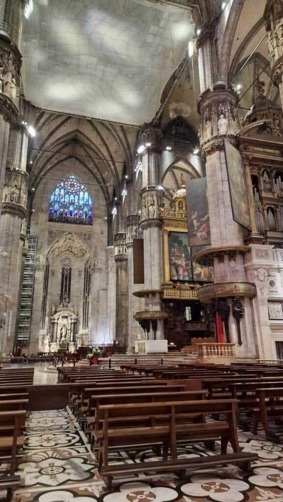 Top 10 Cosa vedere a Milano 55 Cosa vedere a Milano Il Duomo di Milano allinterno 4