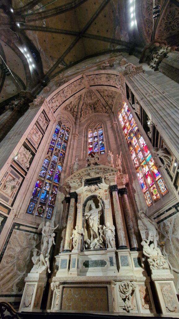 Top 10 Cosa vedere a Milano 51 Cosa vedere a Milano Il Duomo di Milano allinterno 7