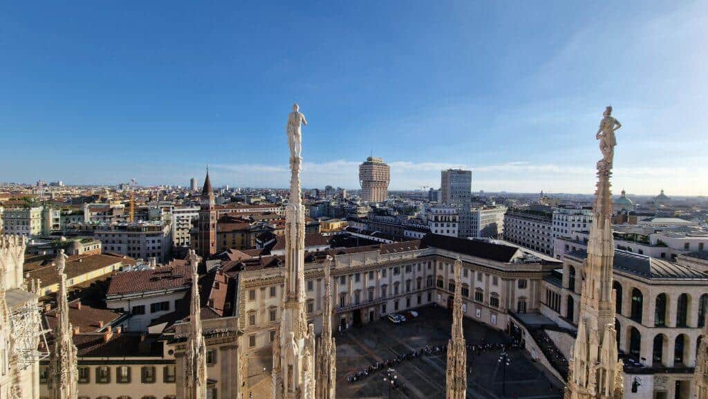 Top 10 Cosa vedere a Milano 102 Cosa vedere a Milano Terrazze dalla Cattedrale Duomo di Milano Piazza Duomo skyline di Milano 1