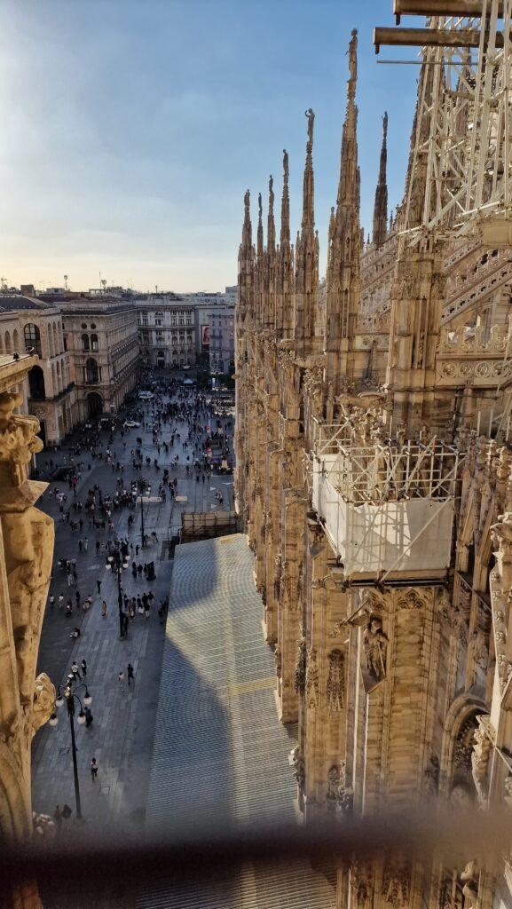 Top 10 Cosa vedere a Milano 118 Cosa vedere a Milano Terrazze dalla Cattedrale Duomo di Milano e Piazza Duomo 3