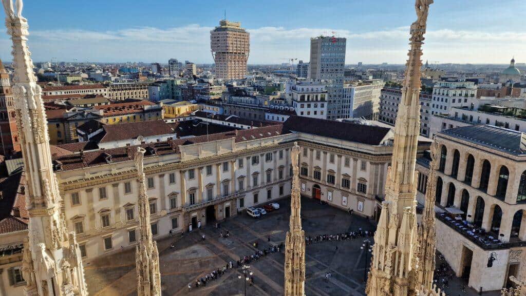 Top 10 Cosa vedere a Milano 106 Cosa vedere a Milano Terrazze dalla Cattedrale Piazza Duomo Museo del Novecento 900 2
