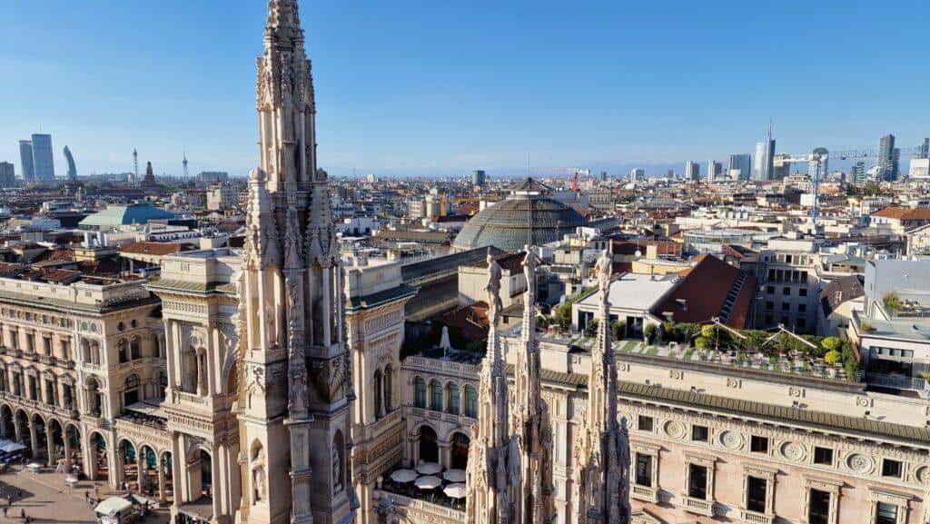 Top 10 Cosa vedere a Milano 89 Cosa vedere a Milano Terrazze dalla Cattedrale Piazza Duomo e Galleria Vittorio Emanuele II