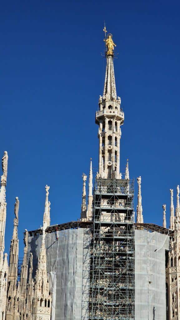 Top 10 Cosa vedere a Milano 85 Cosa vedere a Milano Terrazze dalla Cattedrale punta con sopra la madonnina