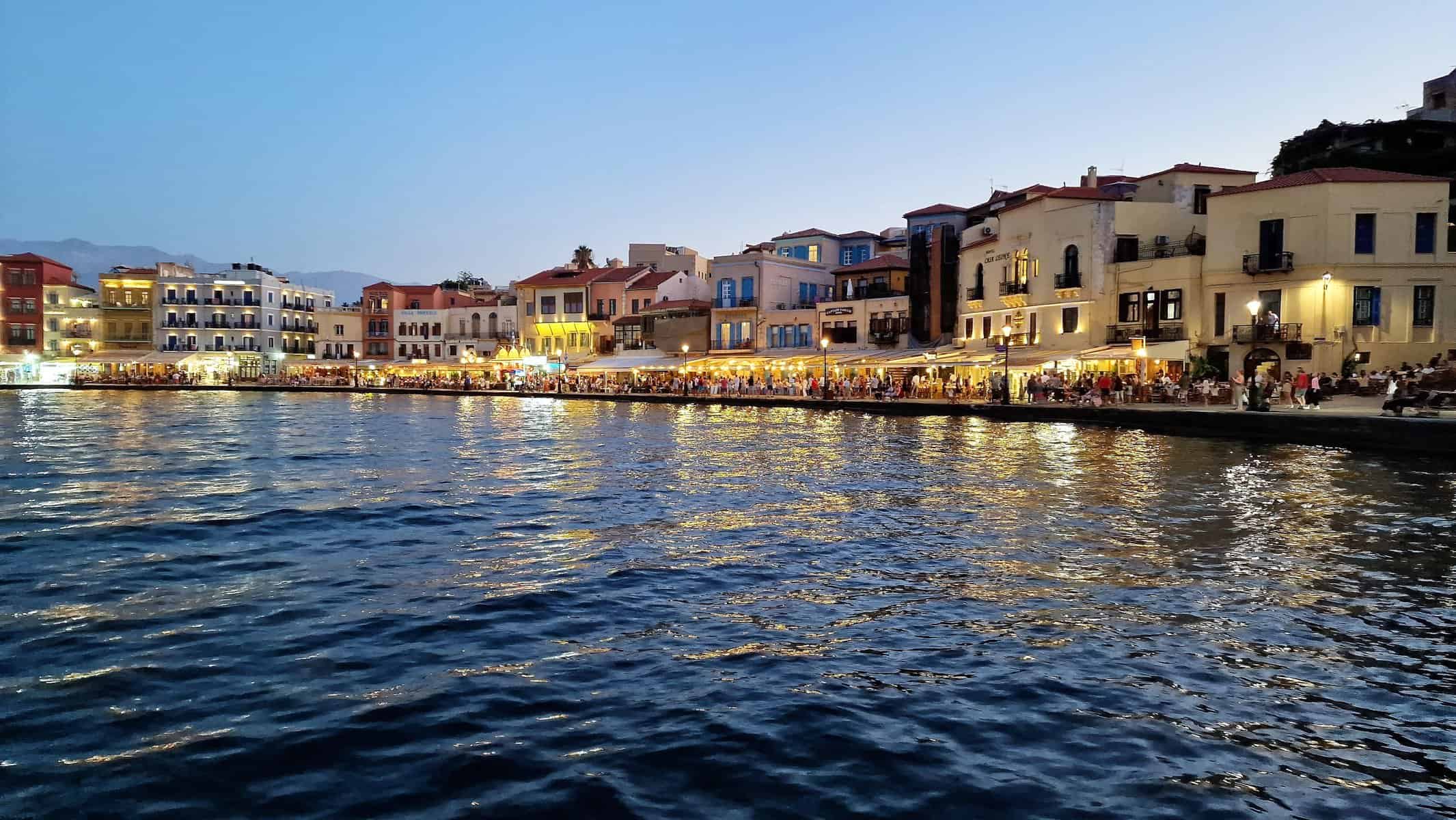 Creta Cosa Vedere a Chania Antico Porto Veneziano di sera