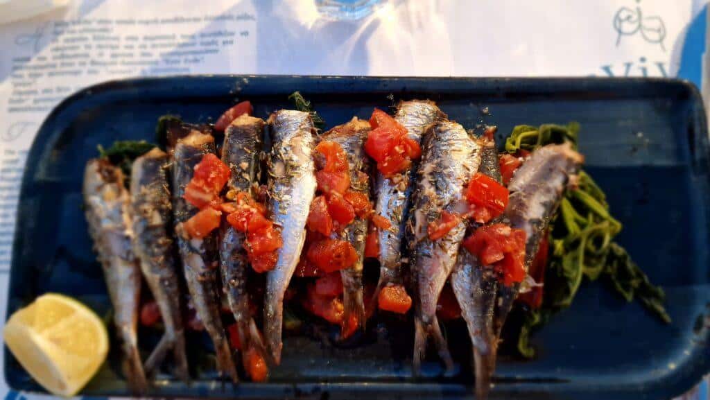 Kissamos, Creta: Cosa Vedere nella Porta d'Accesso a Balos e Falassarna 7 Creta Kissamos ristoranti pesce Eviva Cretan Cuisine Sardine 1