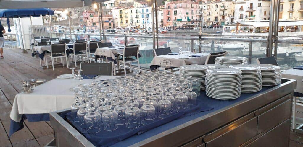TOP 10 Cosa vedere a Sorrento. Sorrento Spiagge Costiera e... 28 Ristorante Il Delfino Marina Grande Sorrento 9