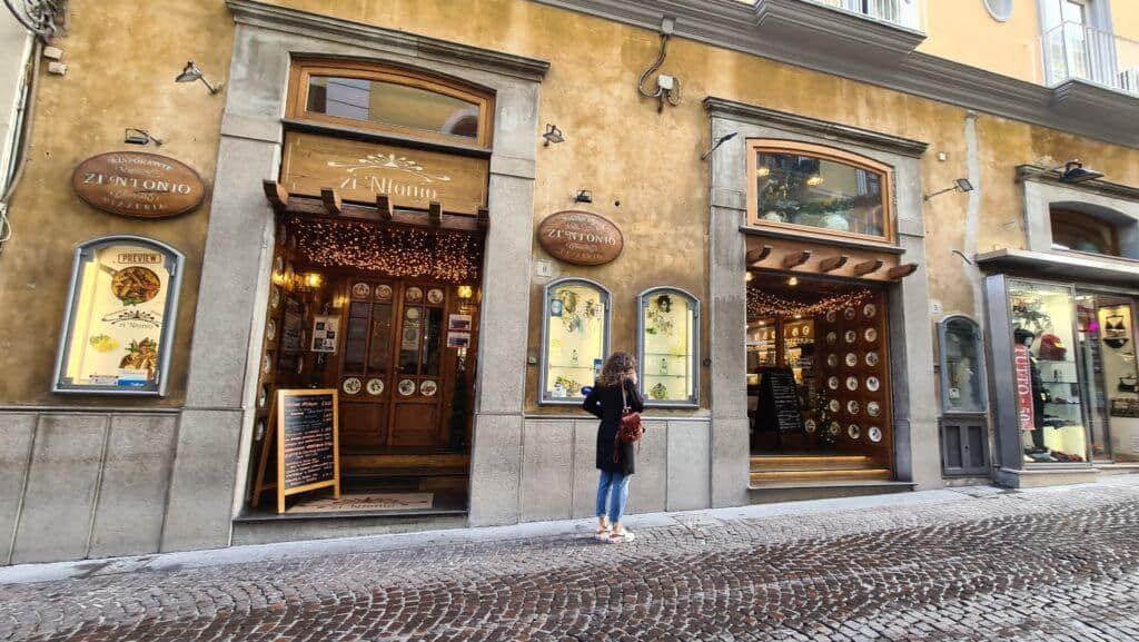 TOP 10 Cosa vedere a Sorrento. Sorrento Spiagge Costiera e... 46 Ristorante Sorrento Zi Ntonio 29