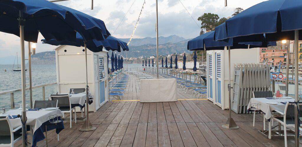 TOP 10 Cosa vedere a Sorrento. Sorrento Spiagge Costiera e... 26 Ristorante il Delfino Marina Grande Sorrento 2