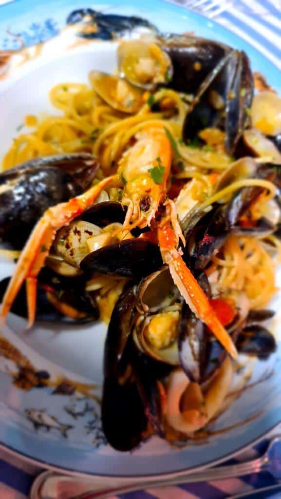 TOP 10 Cosa vedere a Sorrento. Sorrento Spiagge Costiera e... 36 Ristoranti Sorrento Marina Grande Taverna Azzurra 19