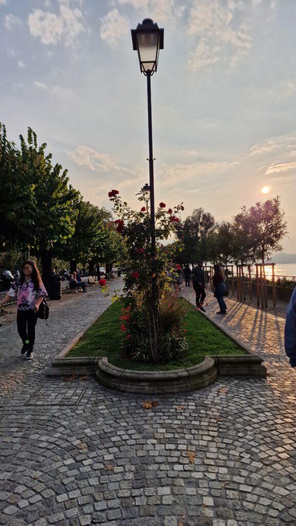TOP 10 Lago di Como Bellagio cosa vedere? 8 Lago di Como Bellagio cosa vedere lungolago Europa in autunno 18