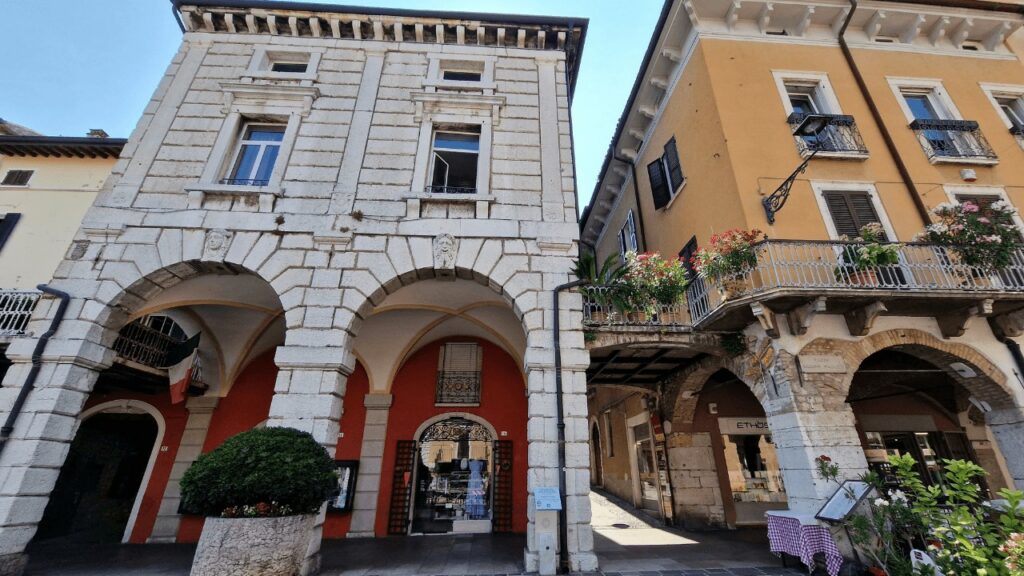 Top 8 Desenzano del Garda Cosa Vedere? 17 Desenzano del Garda Cosa Vedere Palazzo del Provveditore
