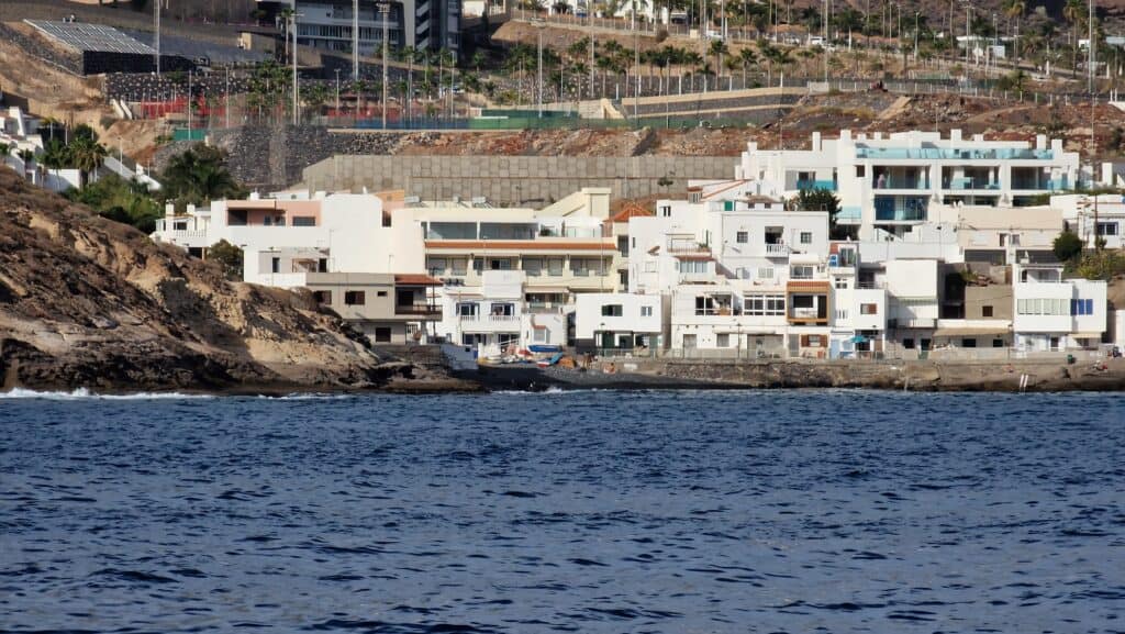 Spiagge Tenerife Sud: Cinque gioielli nascosti che ti lasceranno senza fiato! 9 La Caleta Top Tenerife sud cosa vedere Migliori Spiagge Tenerife
