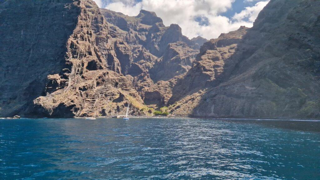 Tenerife sud cosa vedere: Segreti e avventure nel cuore dell'isola dei sogni 4 Playa de Masca Los Gigantes Tenerife sud cosa vedere