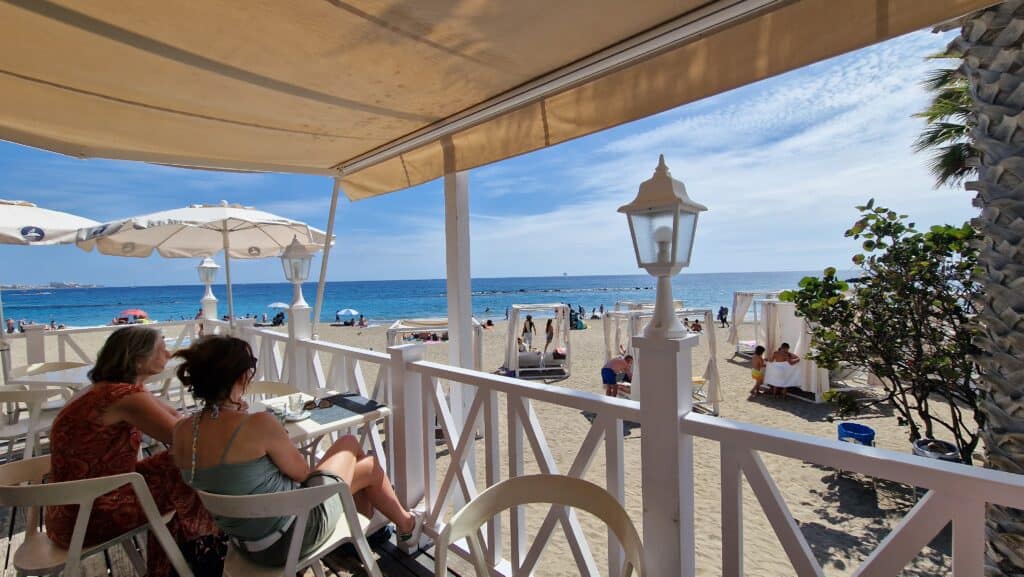 Le meraviglie della spiaggia di Playa del Duque Tenerife 5 Top Tenerife sud cosa vedere Migliori Spiagge Tenerife bar playa del Duque