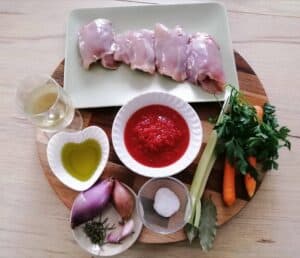 Carne tenera e deliziosa: Pollo alla Cacciatora ricetta originale Toscana 8 2.0 Preparazione pollo alla cacciatora Slow Food Ingredienti