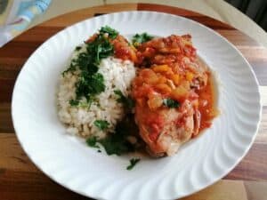 Carne tenera e deliziosa: Pollo alla Cacciatora ricetta originale Toscana 11 2.10 Preparazione pollo alla cacciatora Slow Food piatto pronto