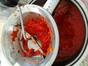 Salsa Di Pomodoro Fatta In Casa Per 1 Sugo Buono E Genuino 5 1.6 Salsa di pomodoro Polpa nel passaverdure Salsa di Pomodoro Fatta in Casa per 1 sugo buono e genuino