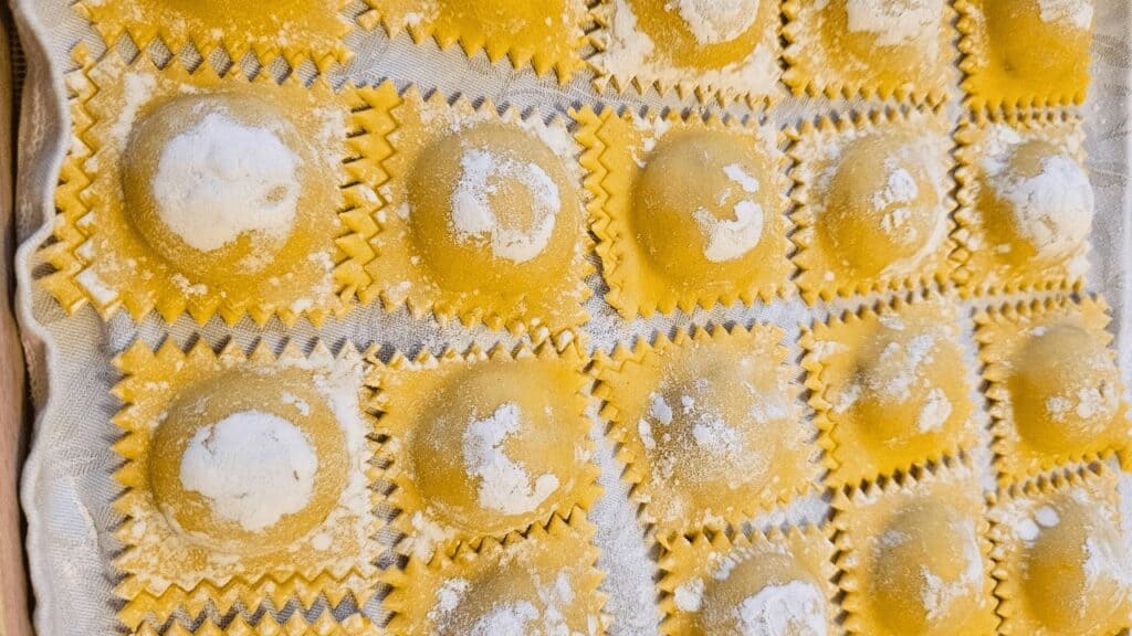 Esplora i sapori di Mantova con i tortelli di zucca mantovani: con la ricetta un'avventura deliziosa! 4 FOTO 1.15 Tortelli di zucca seconda sfoglia. Idee di ricette autunnali ricette con la Zucca
