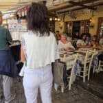 piatto misto greco Mama Sophia taverna Rodi cibo caldo rifugio pioggia